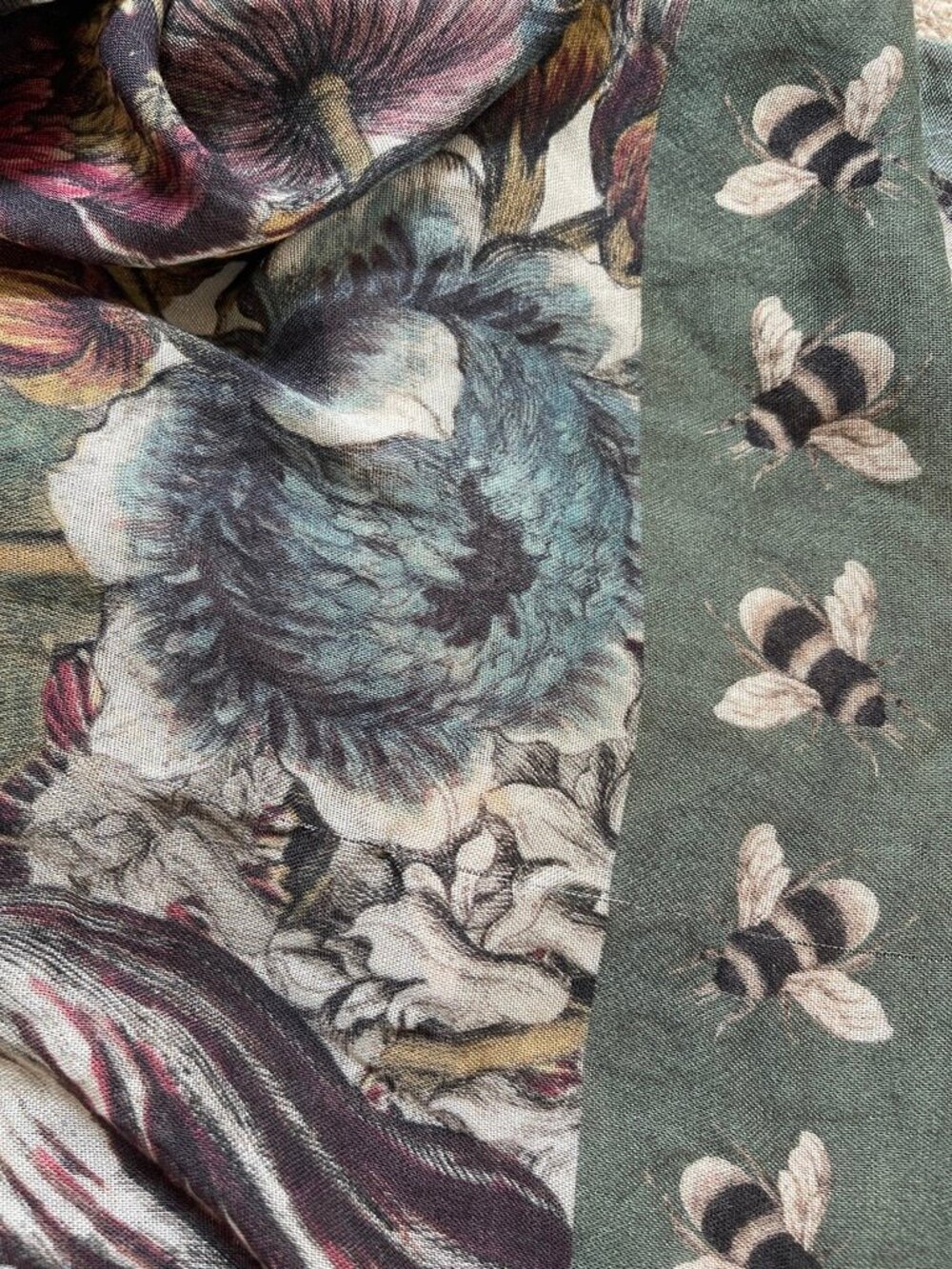 Market of Stars LOVE GROWS WILD Scarf: from "12 Months of Flowers": New w/o Tags - Picture 8 of 8